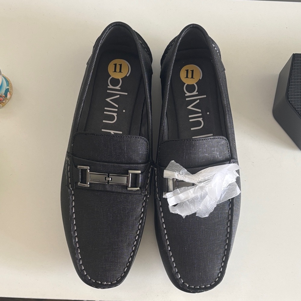 Calvin Klein Men’s Black Textured Slip-On Loafers with Metal Bit